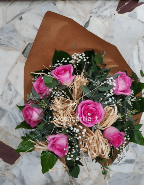 Bouquet di rose colori assortiti.