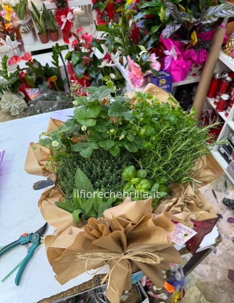 Scatola decorativa con fiori misti