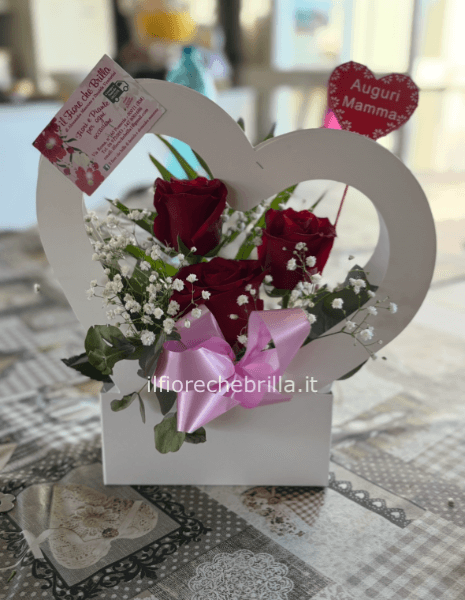 Scatola con 3 rose rosse